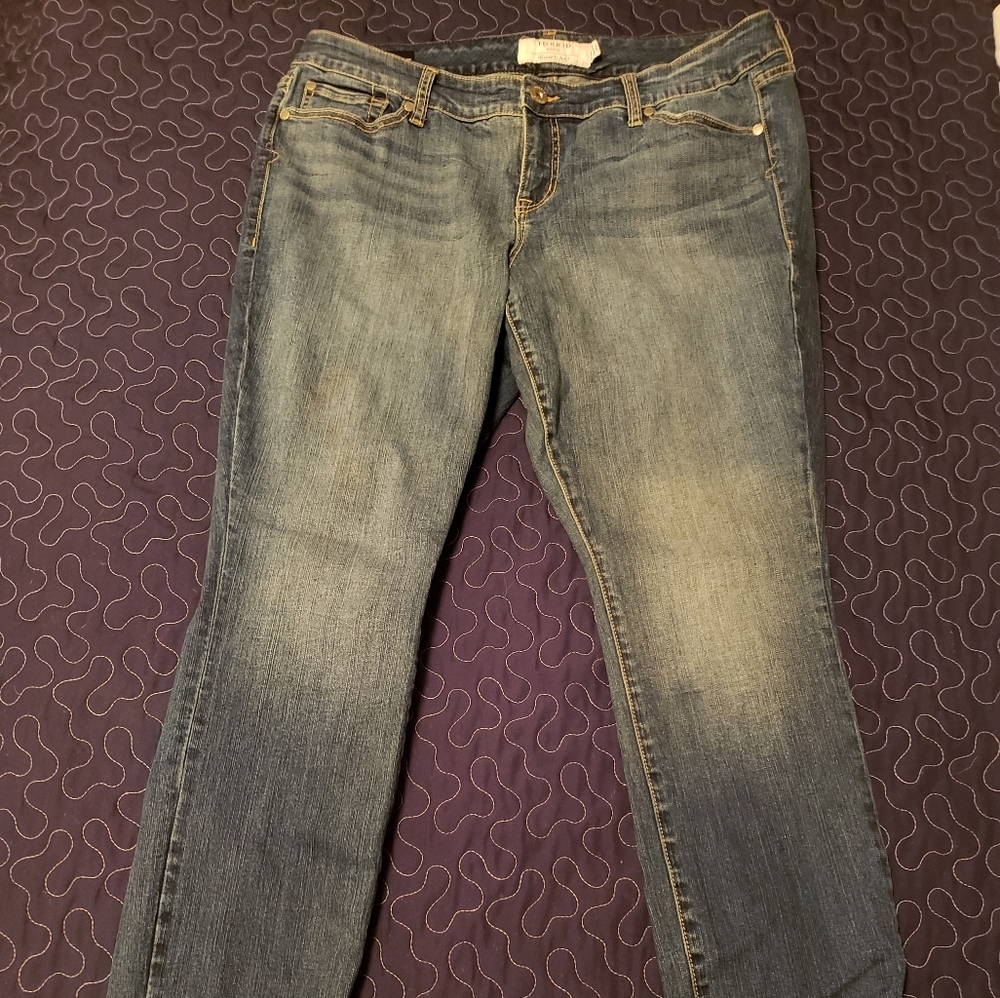 Torrid size 14 skinny jeans